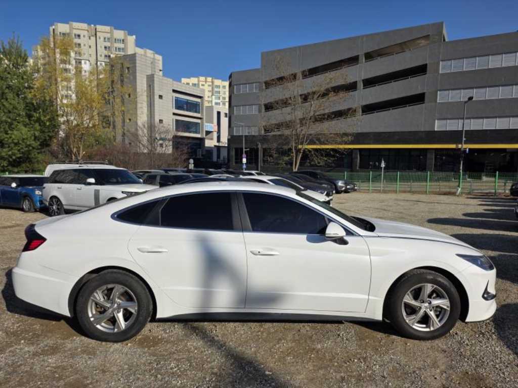 HYUNDAI Sonata - Vista 7