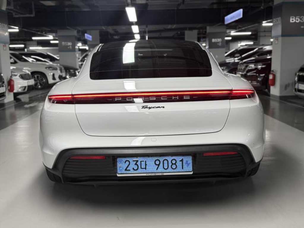 Porsche Taycan - Vista 4