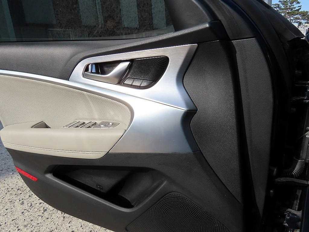 Genesis G70 - Vista 10