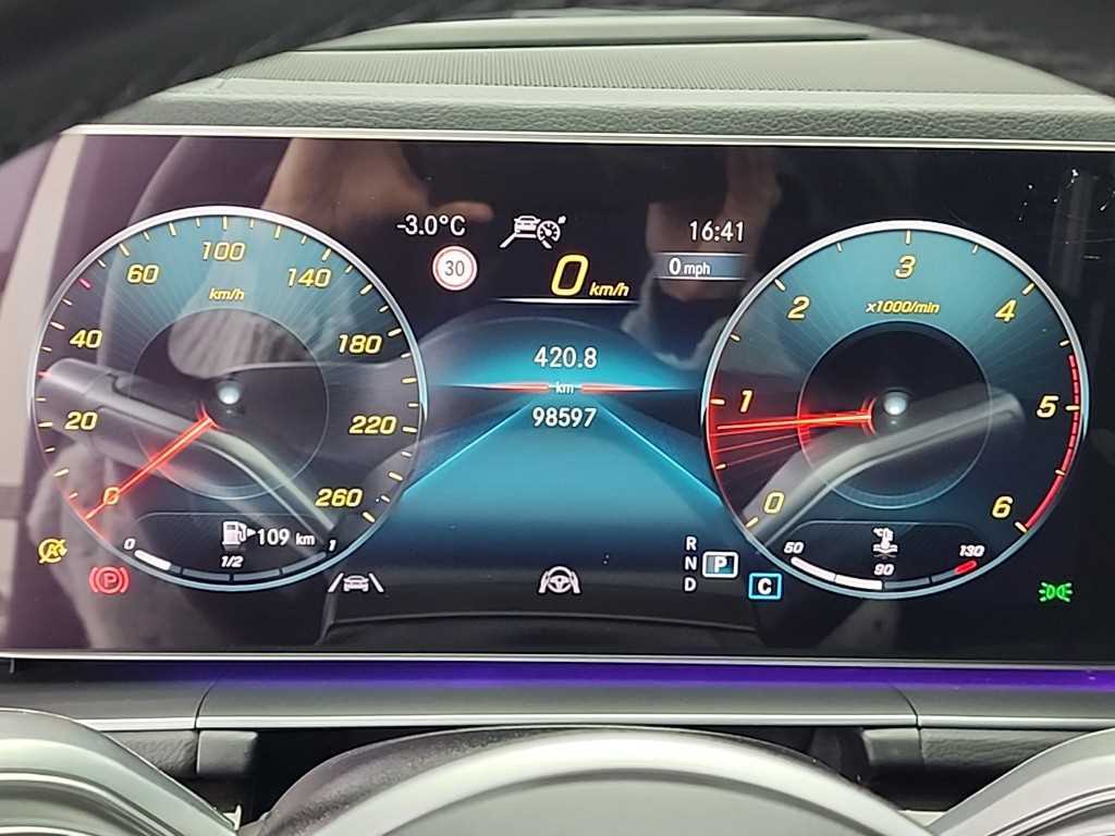 Mercedes Benz GLE Class - Vista 6