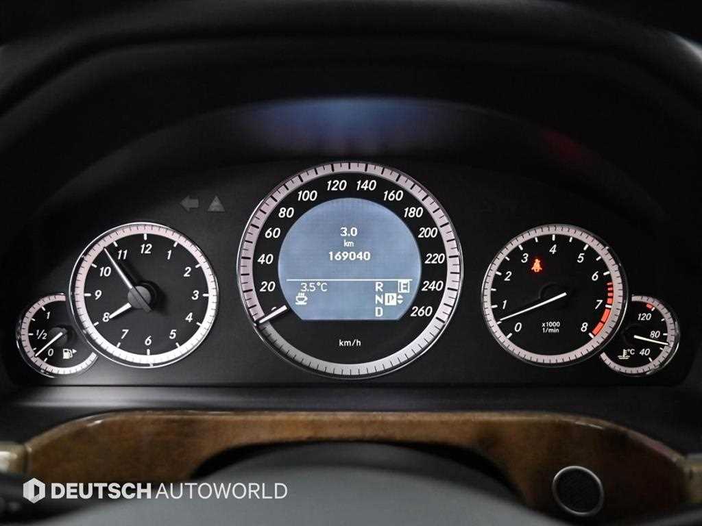 Mercedes Benz E class - Vista 8