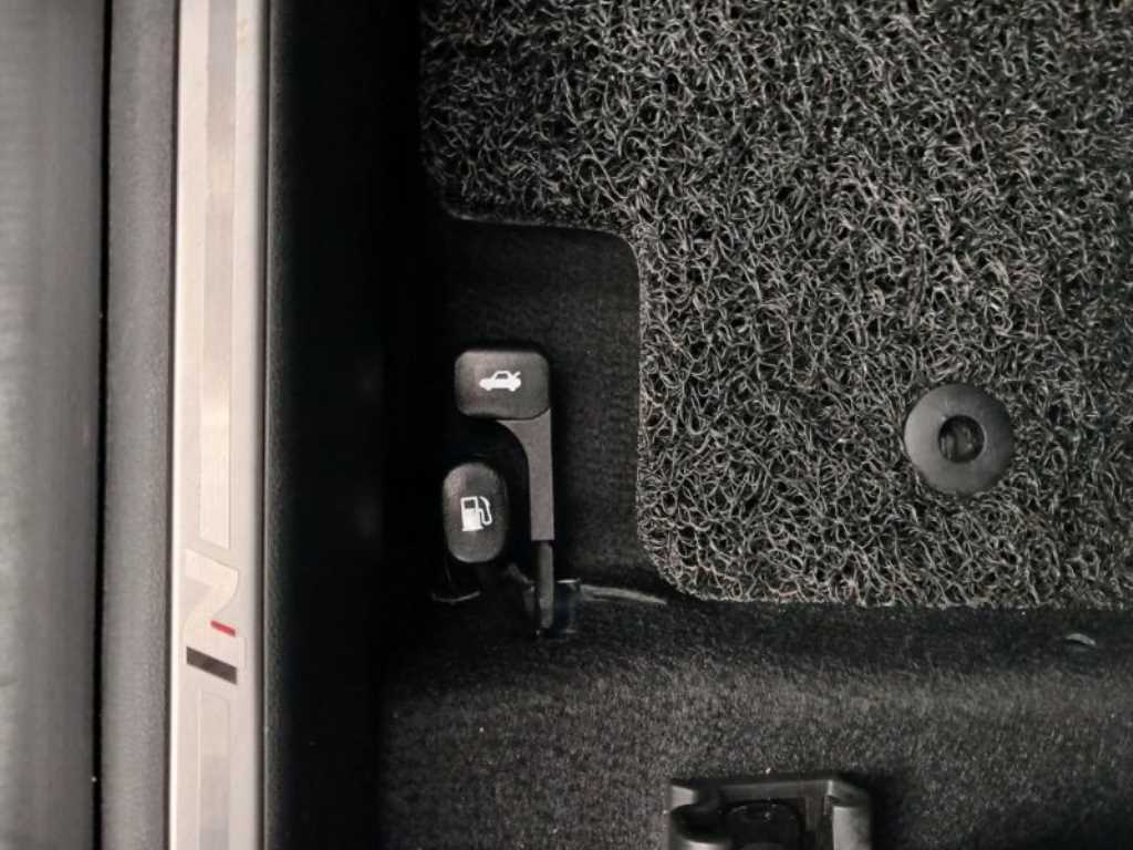 HYUNDAI Avante - Vista 11