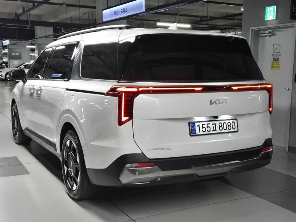 KIA Carnival - Vista 3