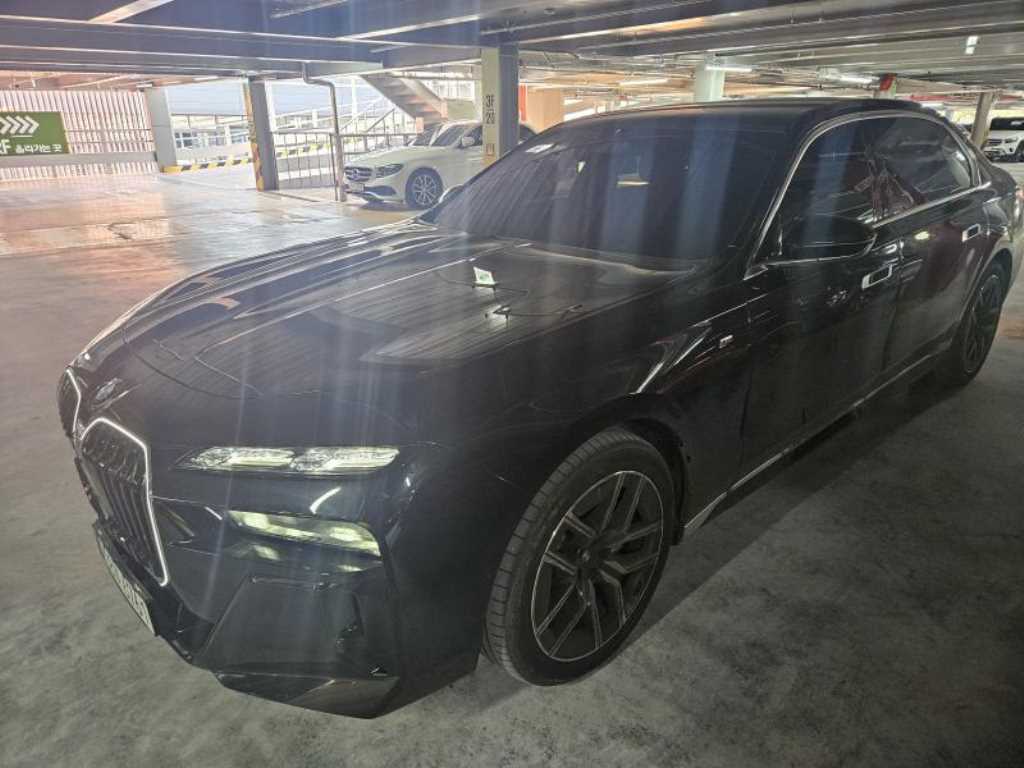 BMW 7 Series - Vista 3