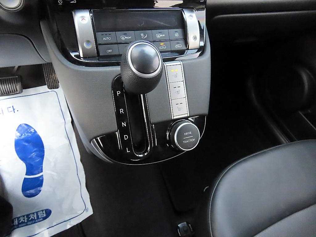 HYUNDAI Casper - Vista 10