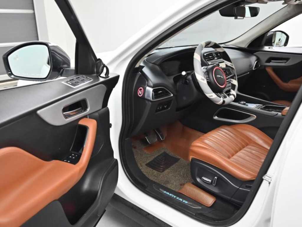 Jaguar F-PACE - Vista 11