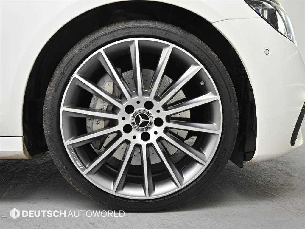 Mercedes Benz E class - Vista 5