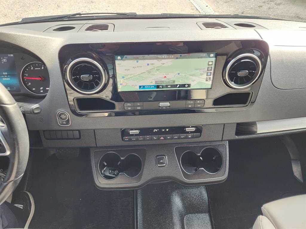 Mercedes Benz Sprinter 2022 Negro - Importación desde Corea - HF Imports Iquique - Foto 17