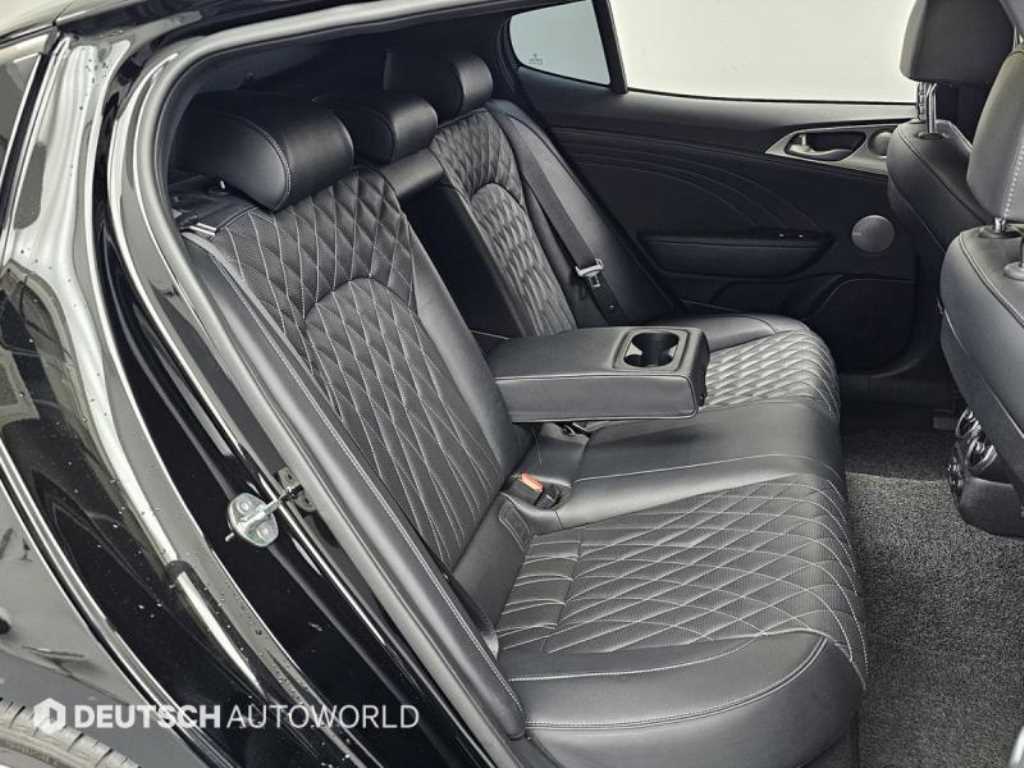KIA Stinger - Vista 11