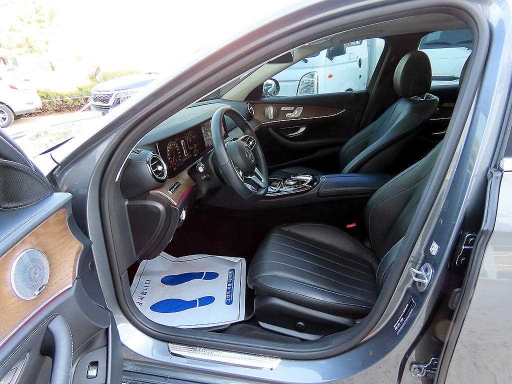 Mercedes Benz E class - Vista 5