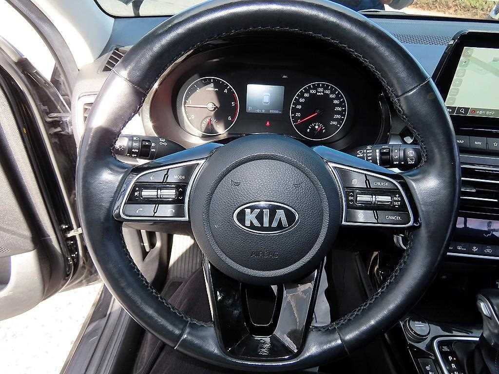 KIA Seltos - Vista 8