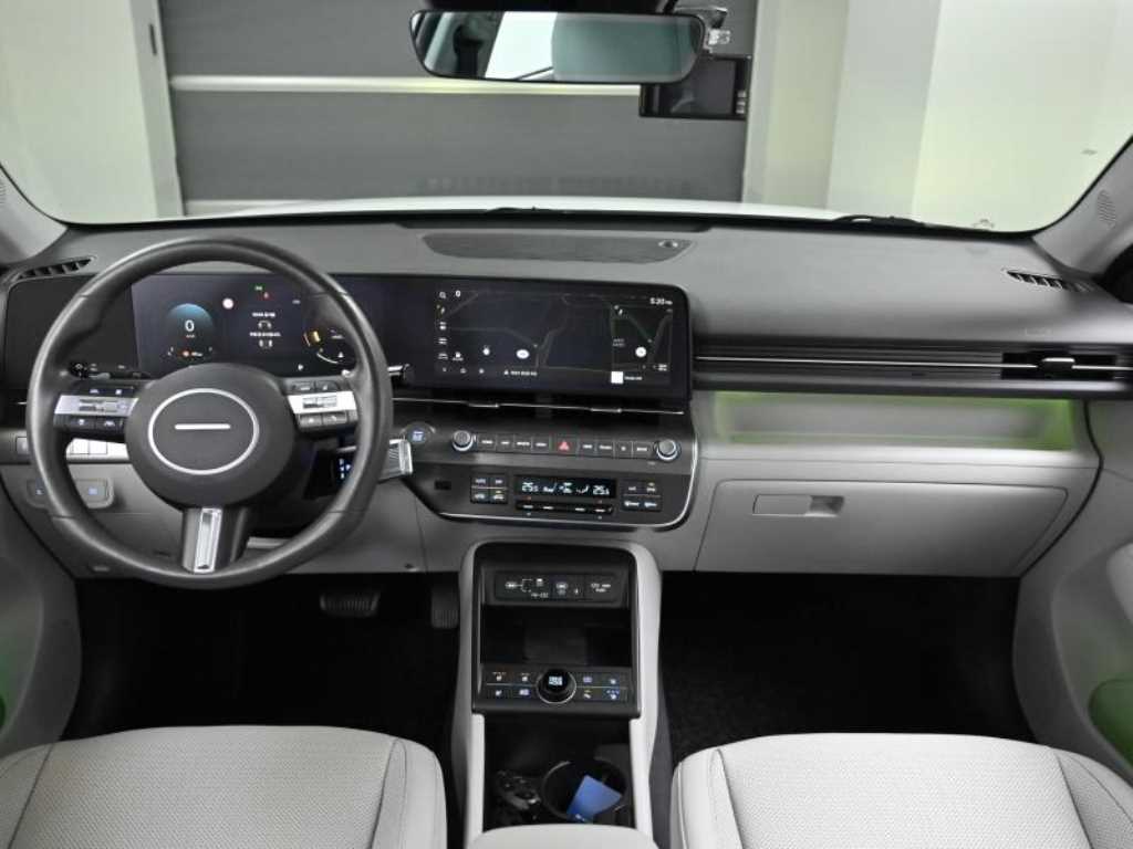 HYUNDAI Kona - Vista 7