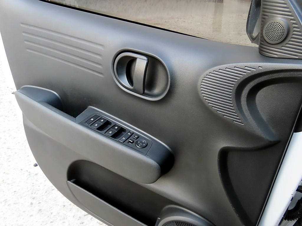 HYUNDAI Casper - Vista 11