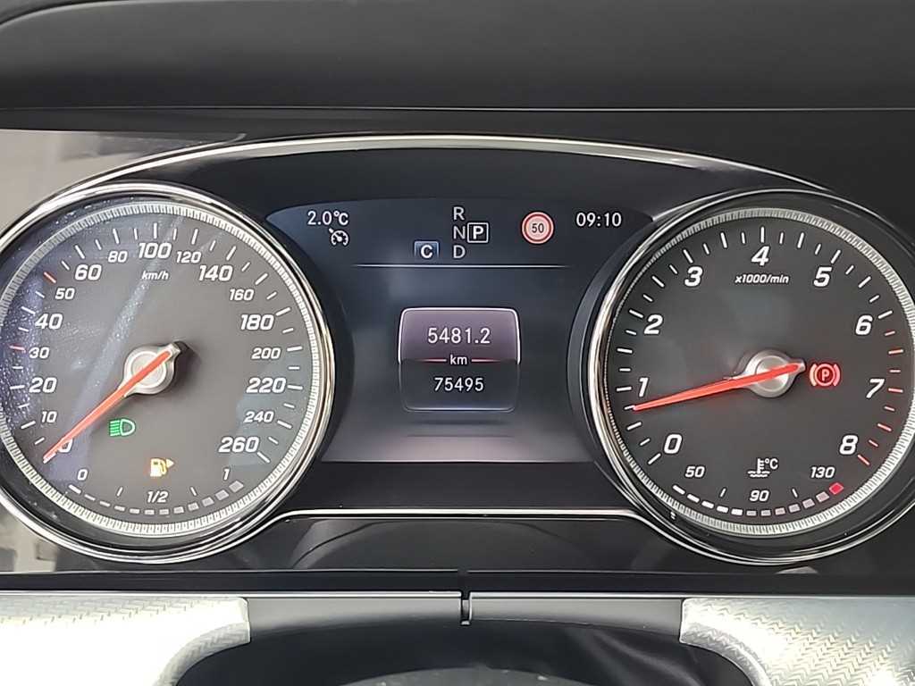 Mercedes Benz E class - Vista 6