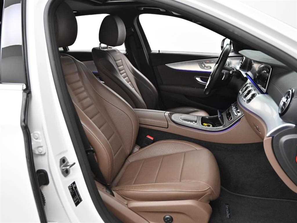 Mercedes Benz E class - Vista 10