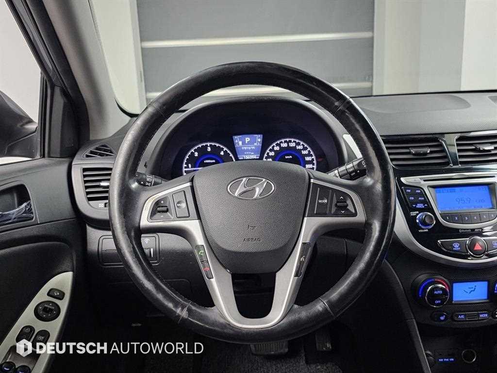 HYUNDAI Accent 2014 Gris - Importación desde Corea - HF Imports Iquique - Foto 13