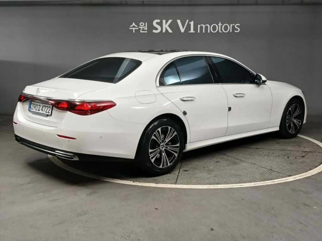 Mercedes Benz E class - Vista 4