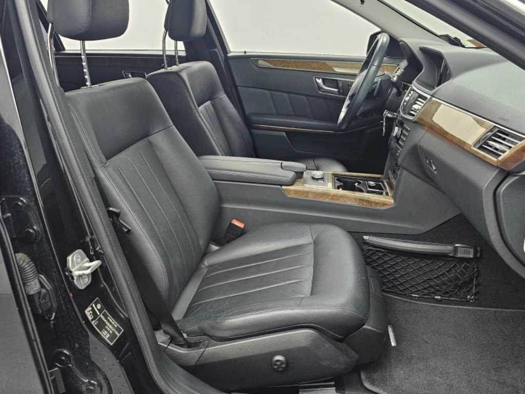 Mercedes Benz E class - Vista 10