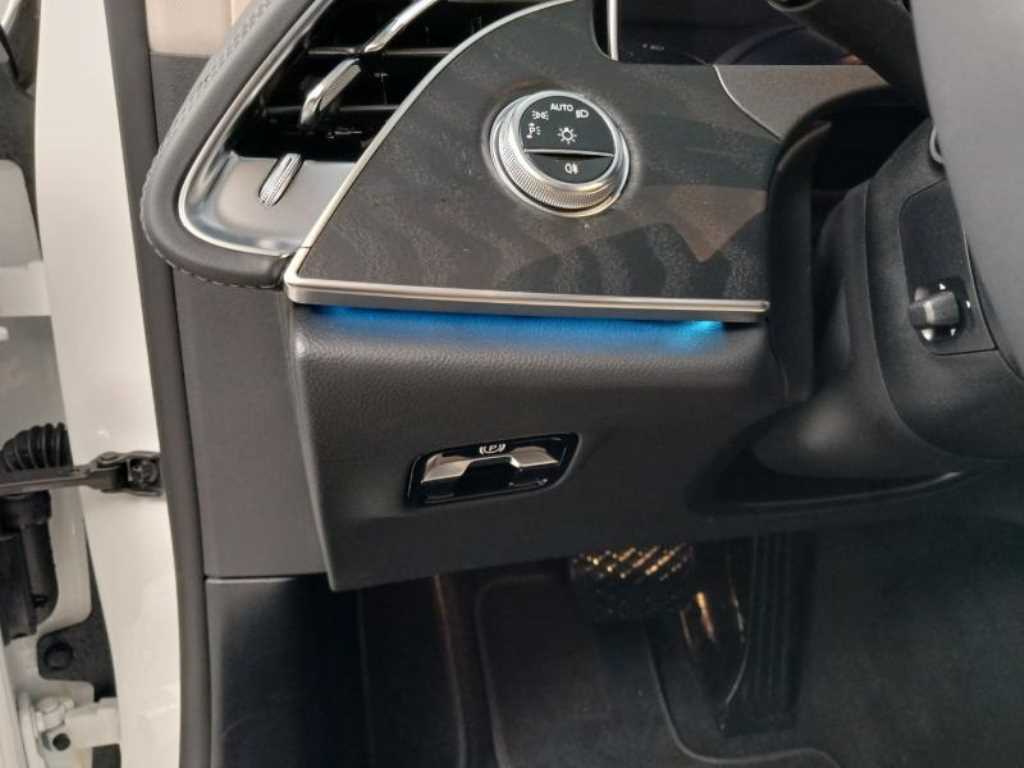 Mercedes Benz E class - Vista 12