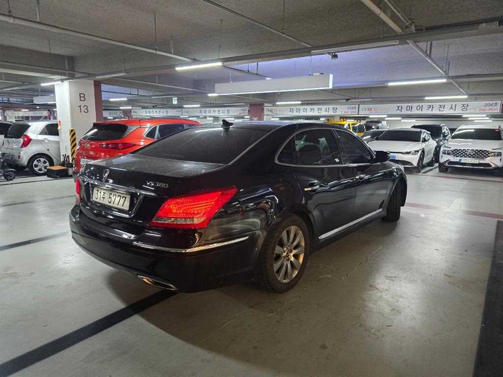 HYUNDAI Equus - Vista 3