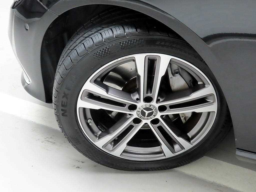 Mercedes Benz E class 2022 Negro - Importación desde Corea - HF Imports Iquique - Foto 19