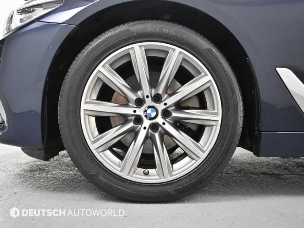 BMW 5 Series - Vista 5