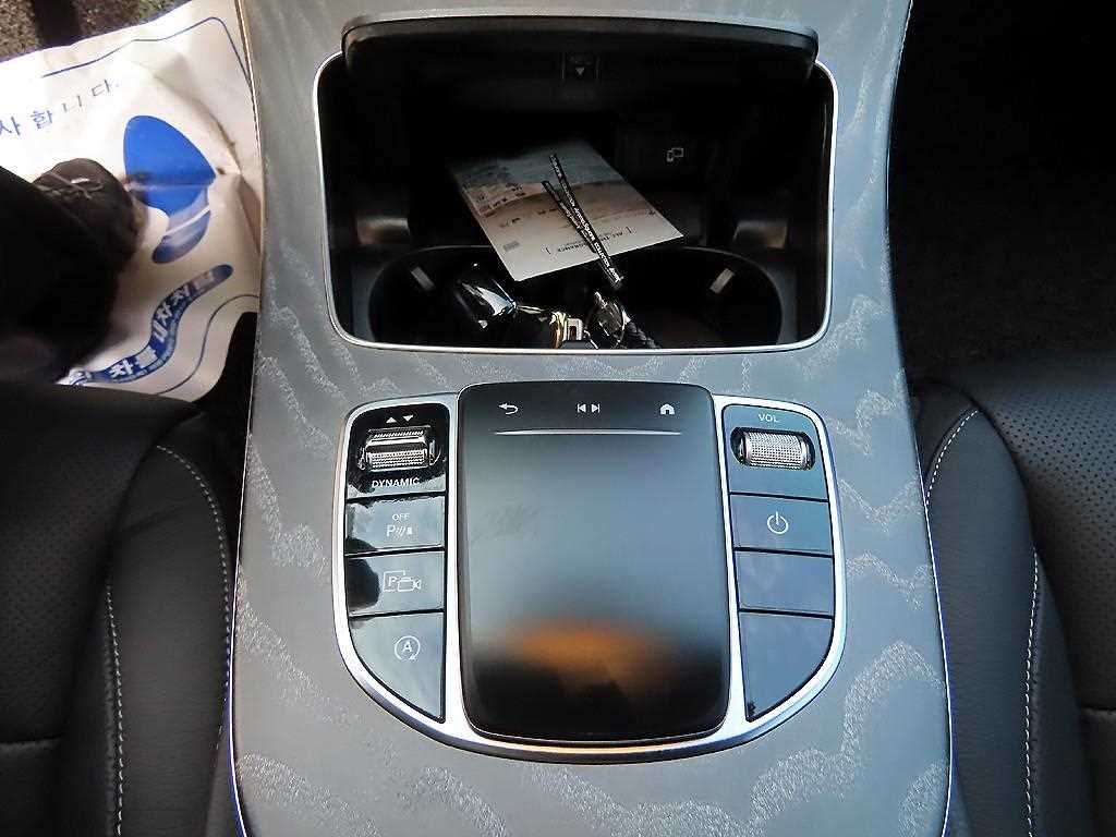 Mercedes Benz E class - Vista 12