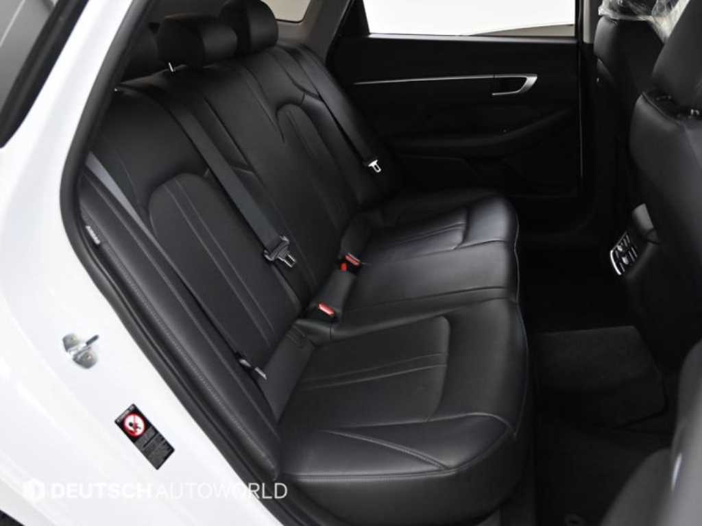 HYUNDAI Sonata - Vista 12