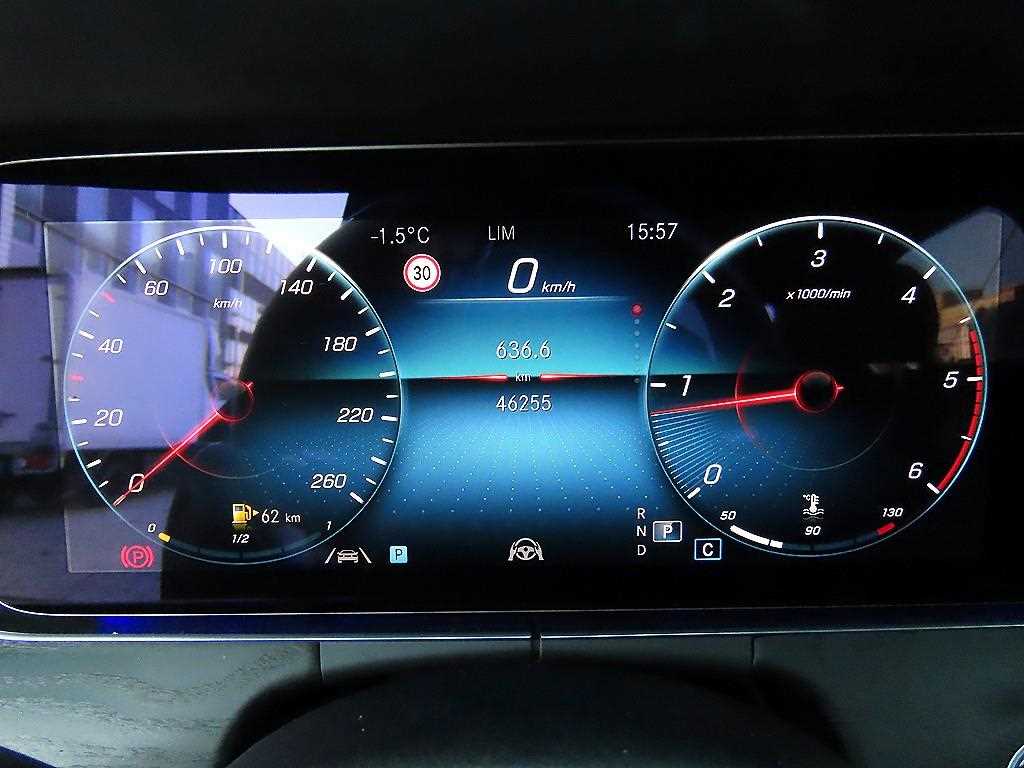 Mercedes Benz E class - Vista 9