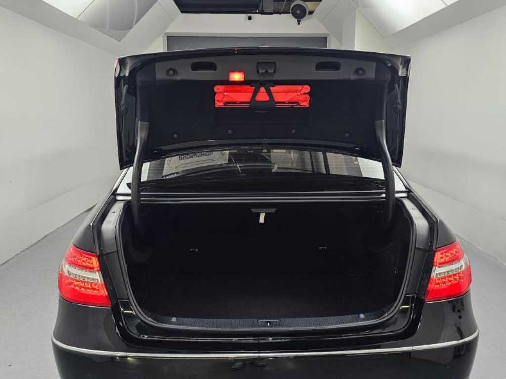 Mercedes Benz E class 2011 Negro - Importación desde Corea - HF Imports Iquique - Foto 20