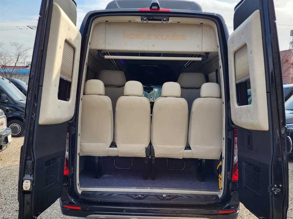 Mercedes Benz Sprinter - Vista 12
