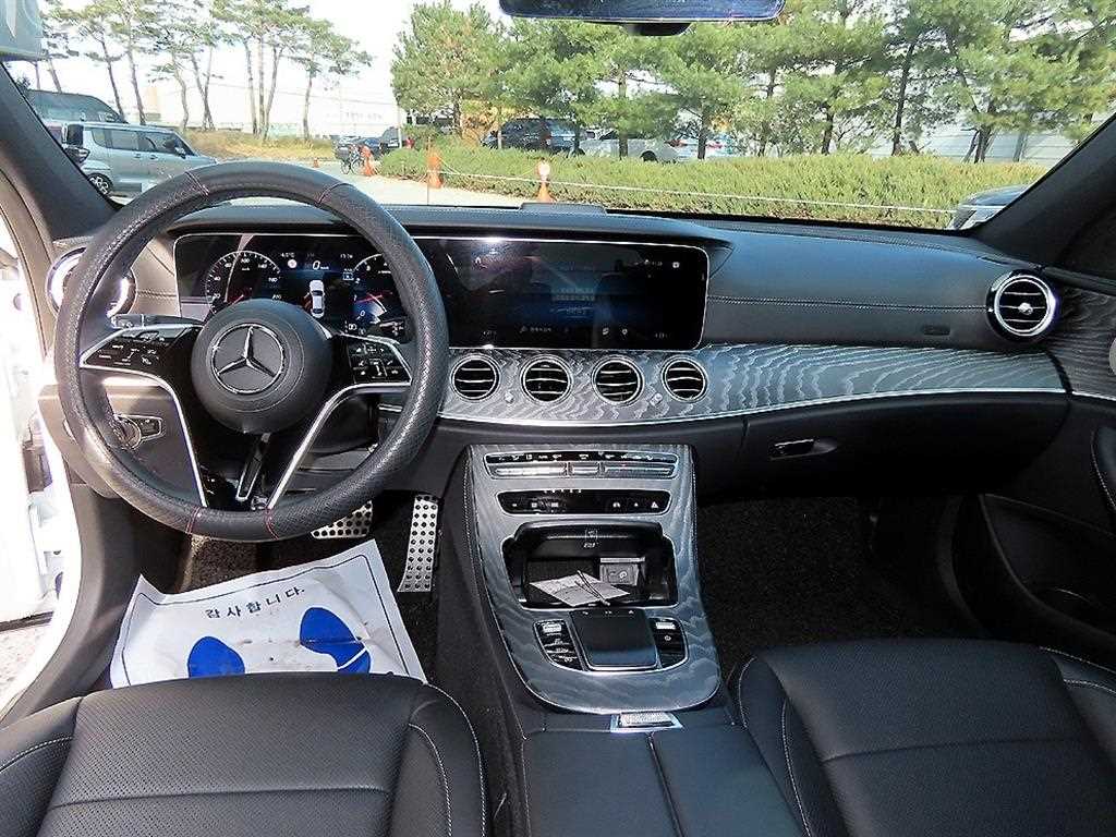 Mercedes Benz E class - Vista 7