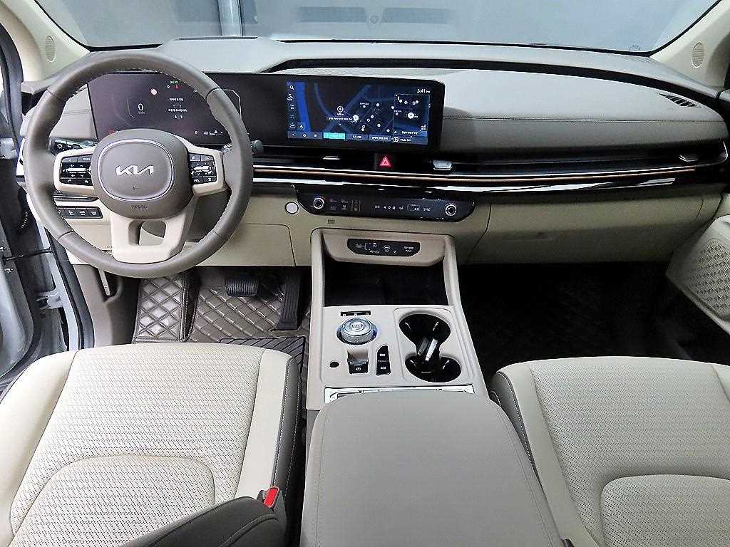 KIA Carnival - Vista 7