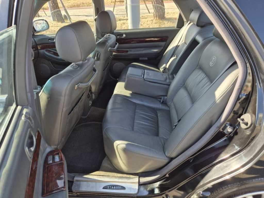 HYUNDAI Dynasty - Vista 7