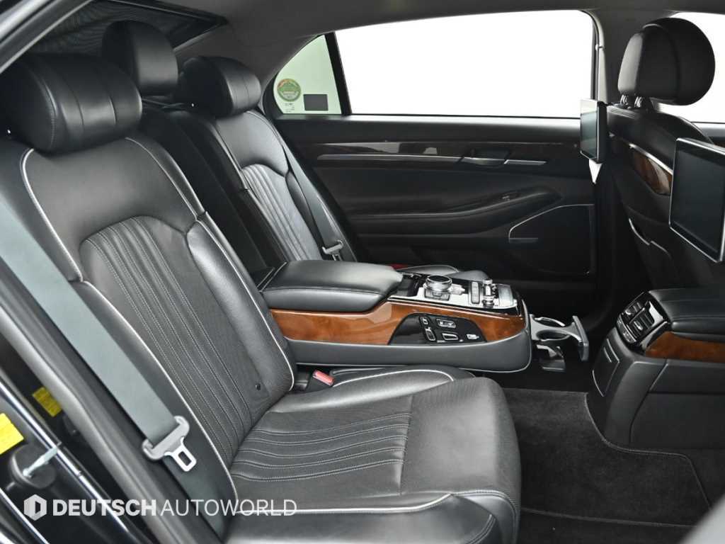 Genesis EQ900 - Vista 12