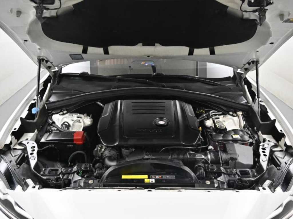 Jaguar F-PACE - Vista 6