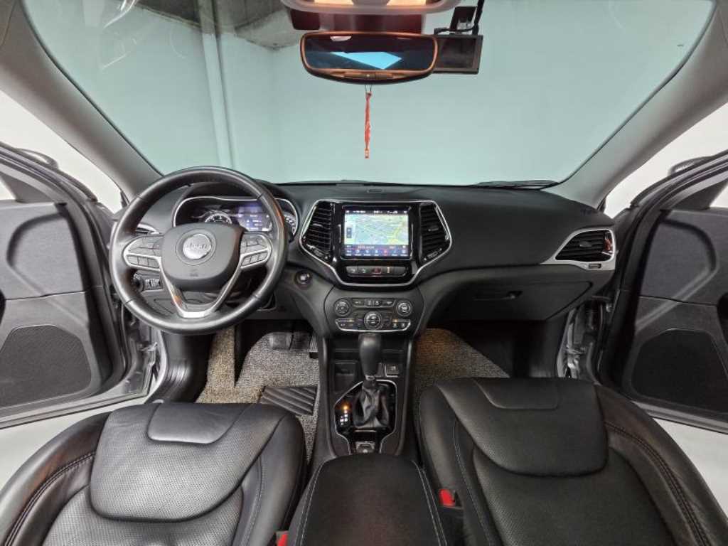 Jeep Cherokee - Vista 6