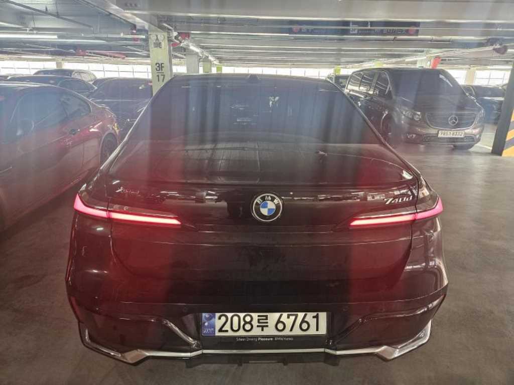 BMW 7 Series - Vista 4