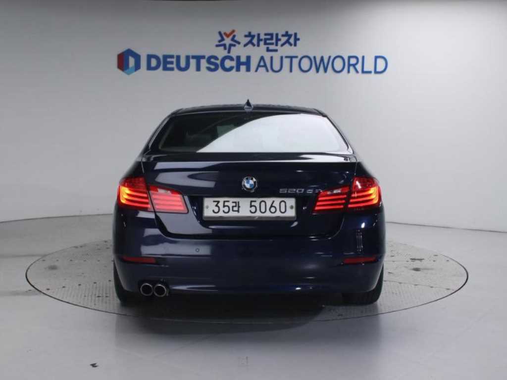 BMW 5 Series - Vista 4