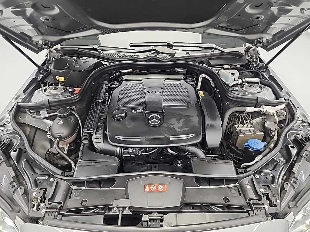 Mercedes Benz E class - Vista 5