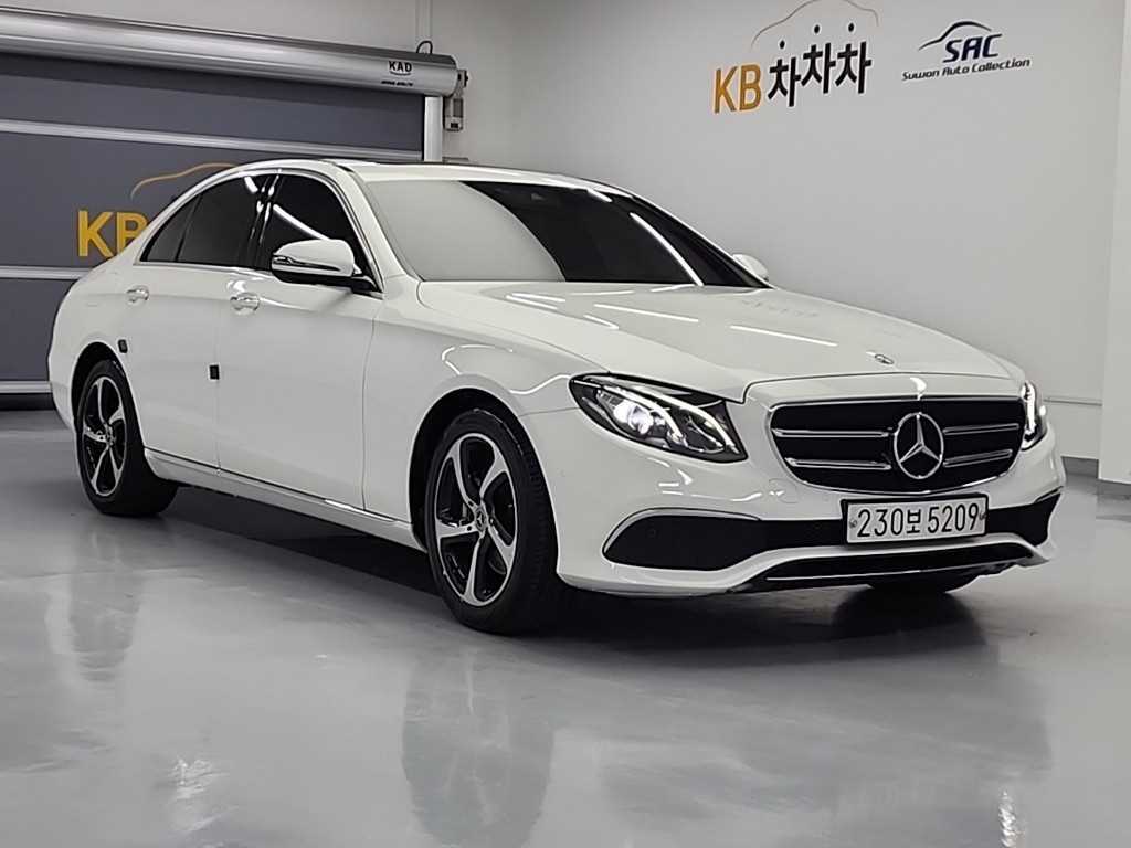Mercedes Benz E class - Vista 4