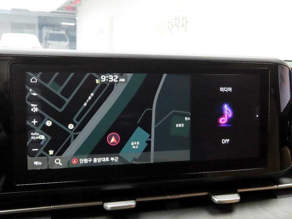 KIA Carnival - Vista 9