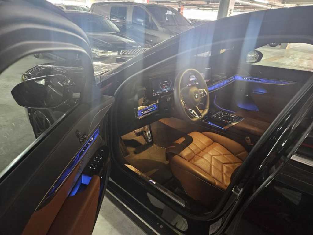 BMW 7 Series - Vista 6