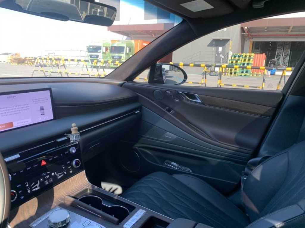 Genesis G80 - Vista 6