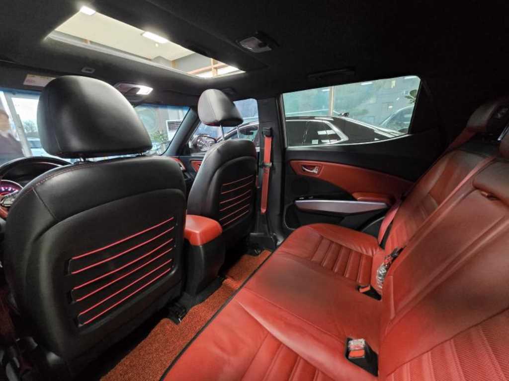 Ssangyong Tivoli - Vista 9