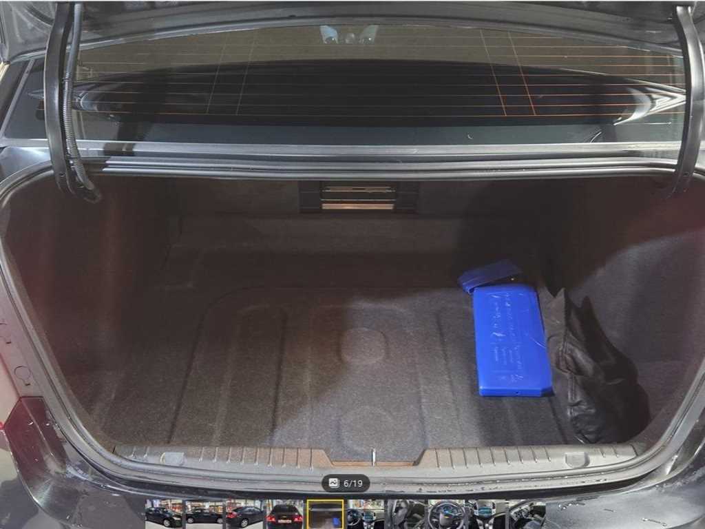 Chevrolet Cruise - Vista 6