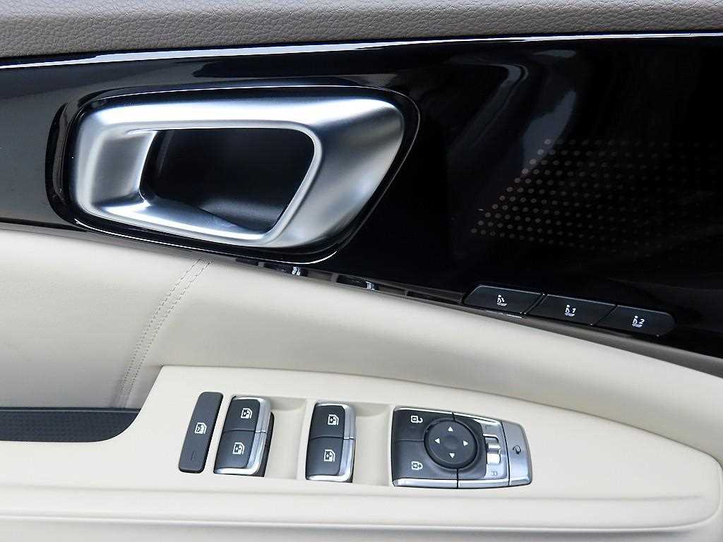 KIA Carnival - Vista 11