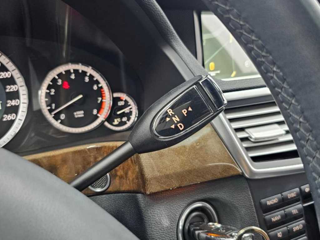 Mercedes Benz E class - Vista 9