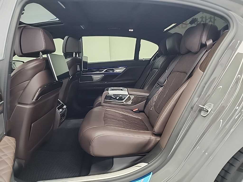 BMW 7 Series - Vista 12