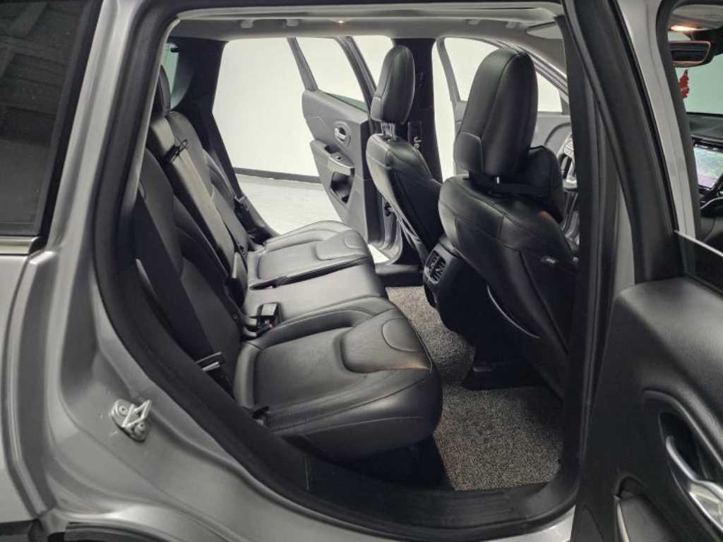 Jeep Cherokee - Vista 11